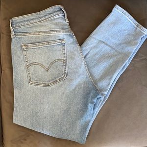 Levi’s Wedgie Icon Jeans, Size 31